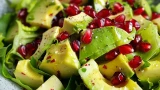 طريقة عمل سلطة الأفوكادو والرمان