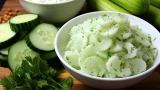 طريقة عمل سلطة الزبادي بالخيار والنعناع