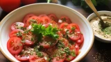 طريقة عمل سلطة الطماطم بالطحينة