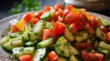 أسرع وصفة للشبع والطاقة - سلطة الطماطم بالخيار