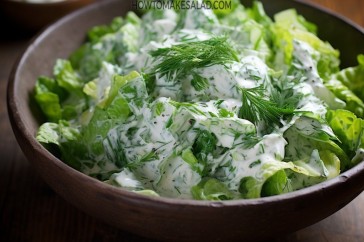 طريقة عمل سلطة الخس بالزبادي