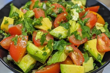 وجبة البروتين النباتي - سلطة الأفوكادو بالكزبرة الخضراء